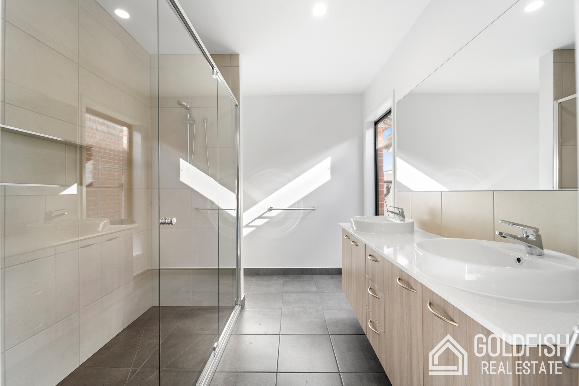 https://agentboxcdn.com.au/clients-data/8061/public_html/media/lt/1/1P0263/171565350176503029-rsd.jpg