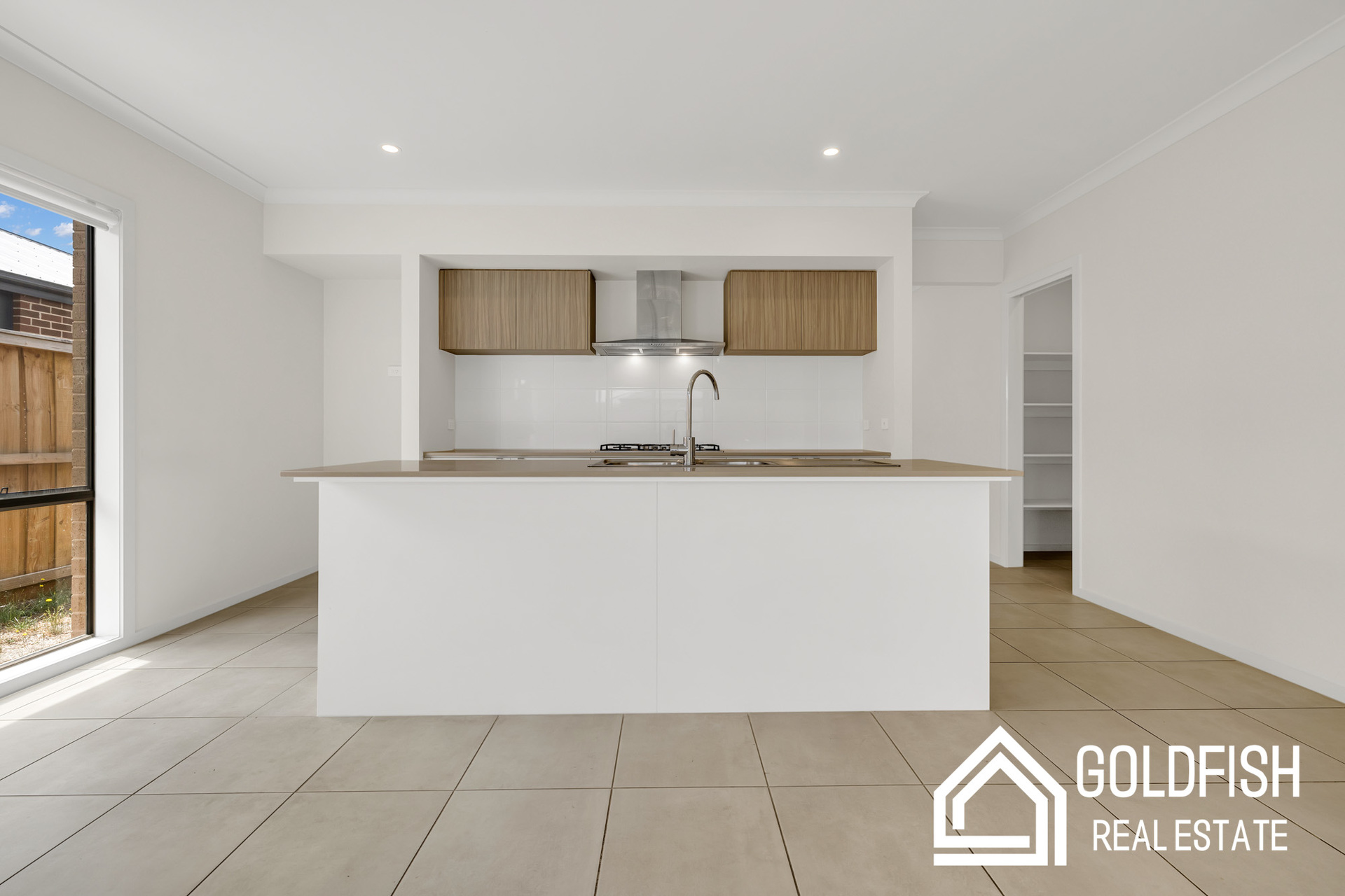 https://agentboxcdn.com.au/clients-data/8061/public_html/media/lt/1/1P0330/173629157917263219-rsd.jpg
