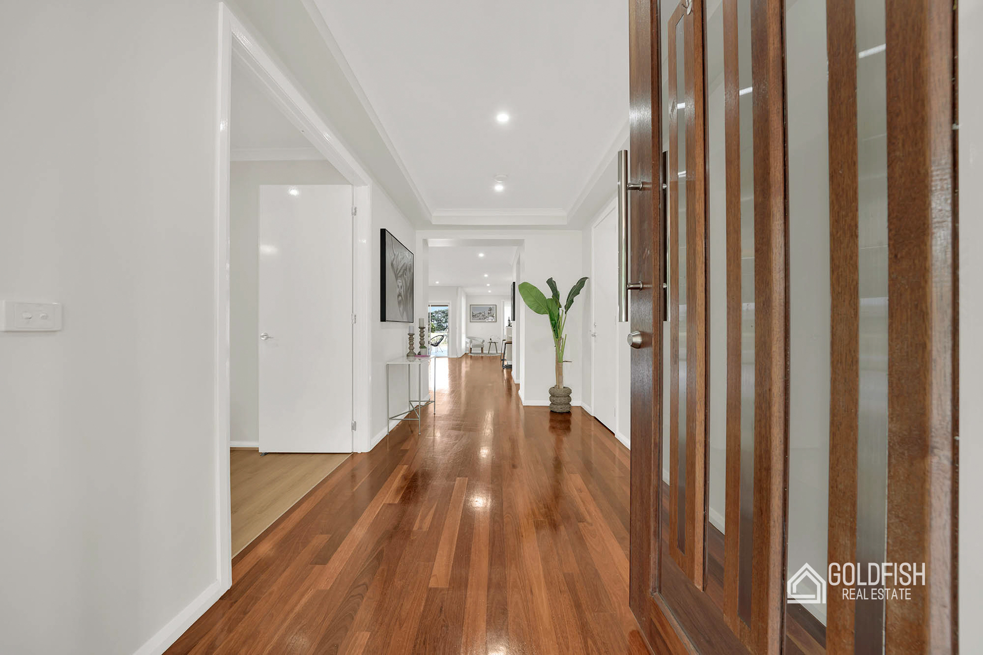 https://agentboxcdn.com.au/clients-data/8061/public_html/media/lt/1/1P0331/173629968670537812-rsd.jpg
