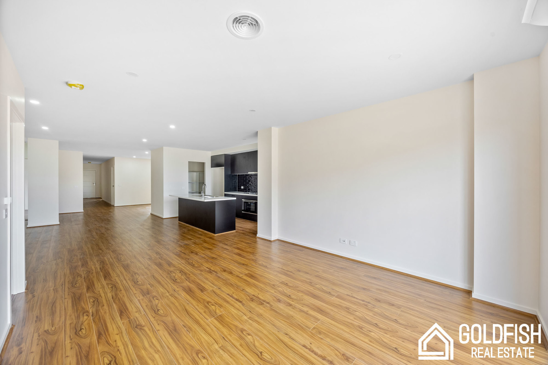 https://agentboxcdn.com.au/clients-data/8061/public_html/media/lt/1/1P0345/174044592547753898-rsd.jpg