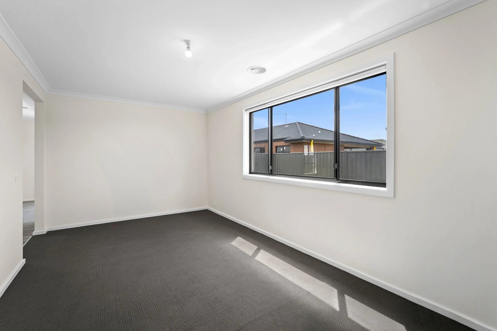 https://agentboxcdn.com.au/clients-data/8061/public_html/media/lt/1/1P0374/174831455988709593-rsd.jpg