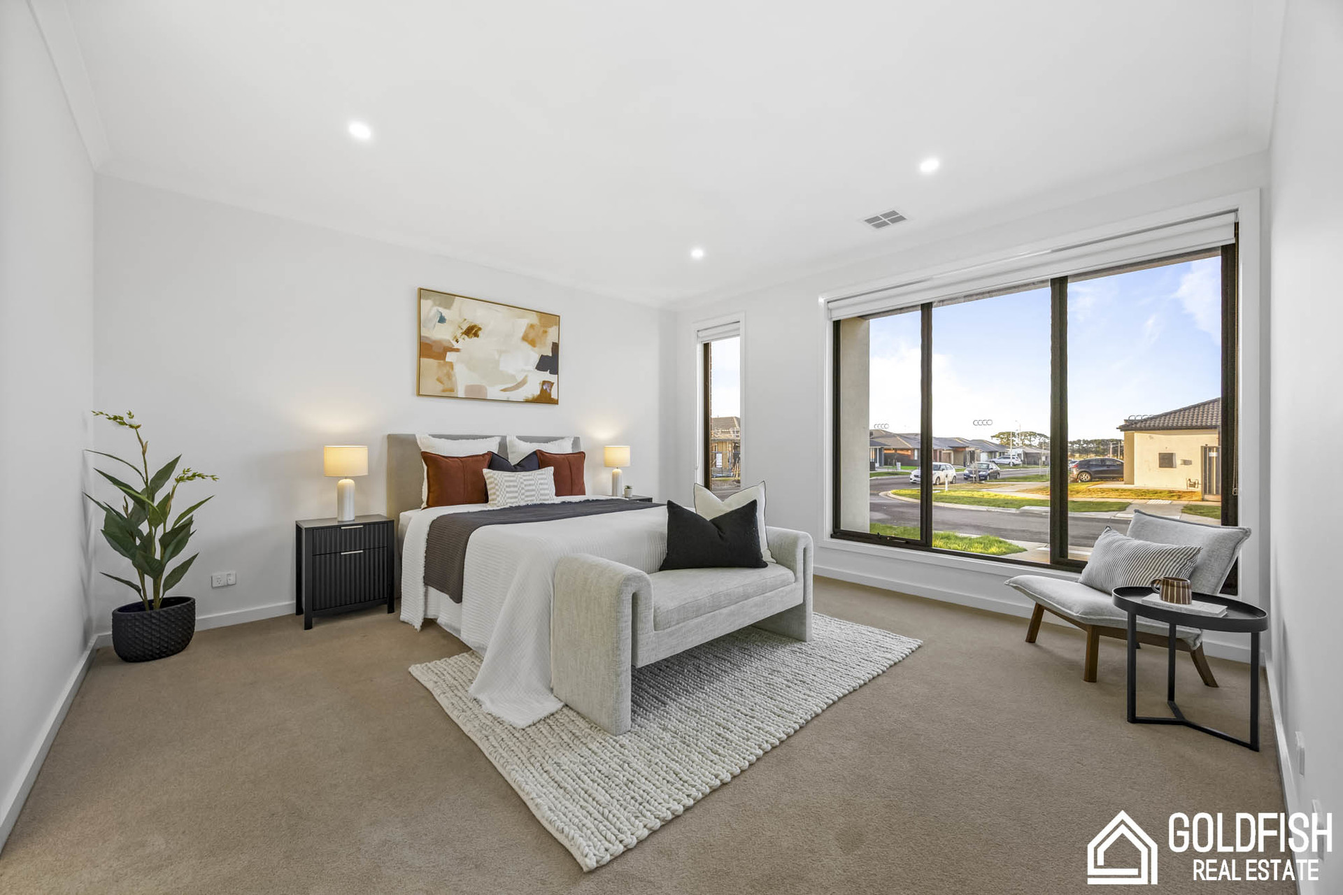 https://agentboxcdn.com.au/clients-data/8061/public_html/media/lt/1/1P0420/175826440799129633-rsd.jpg