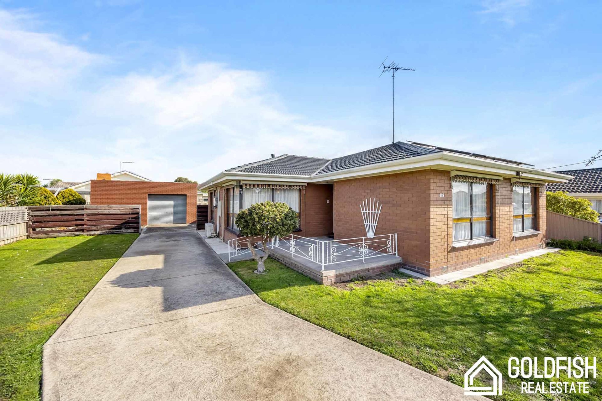 https://agentboxcdn.com.au/clients-data/8061/public_html/media/lt/1/1P0427/175999149383406110-rsd.jpg