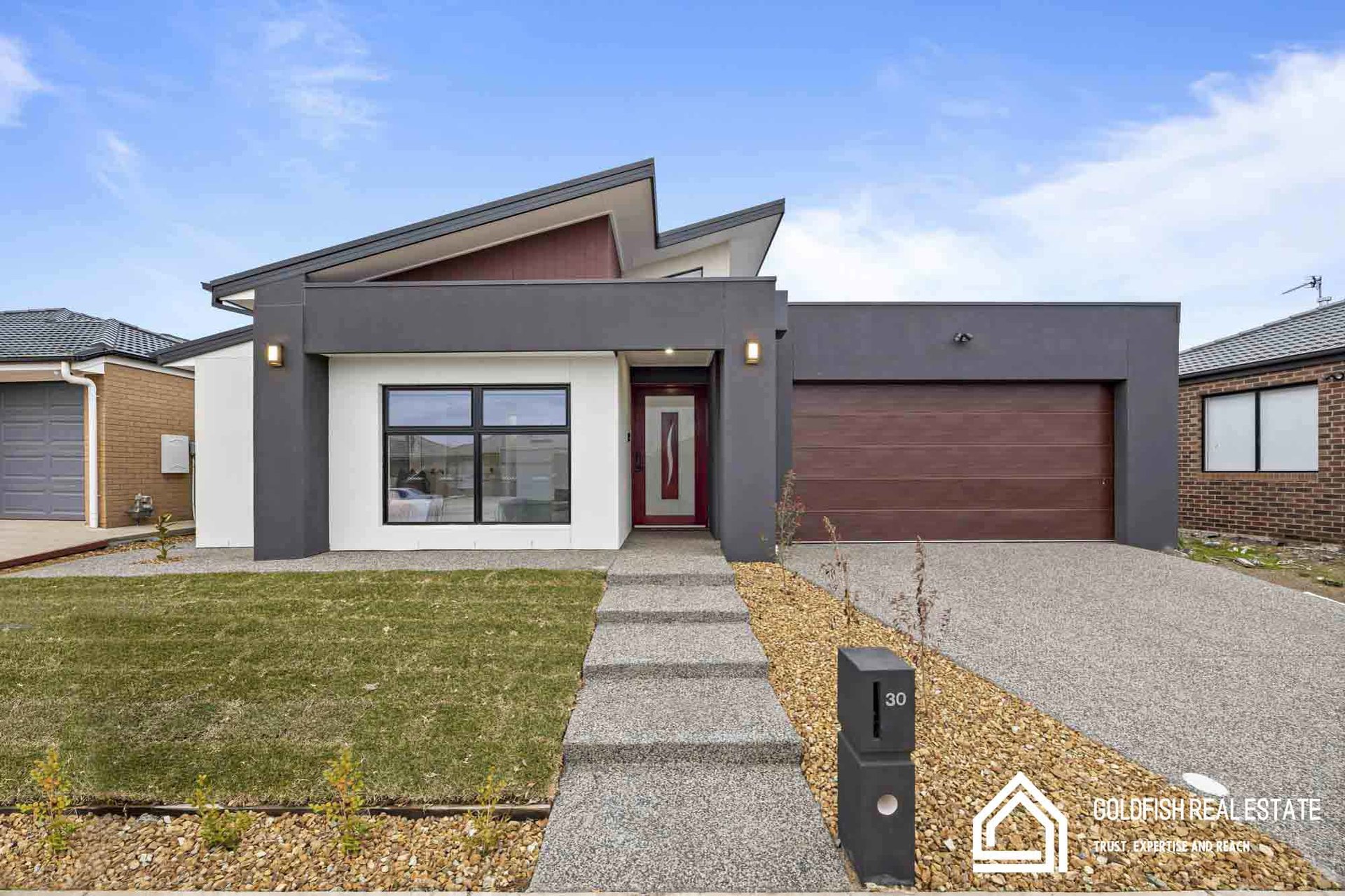 https://agentboxcdn.com.au/clients-data/8061/public_html/media/resrc/9/501/169050858450693329-rsd.jpg