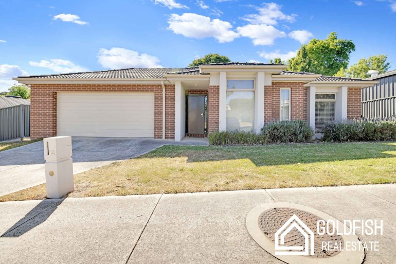 Four-Bedroom Home for rent in Ballarat East, Convenient location to Freeway Access